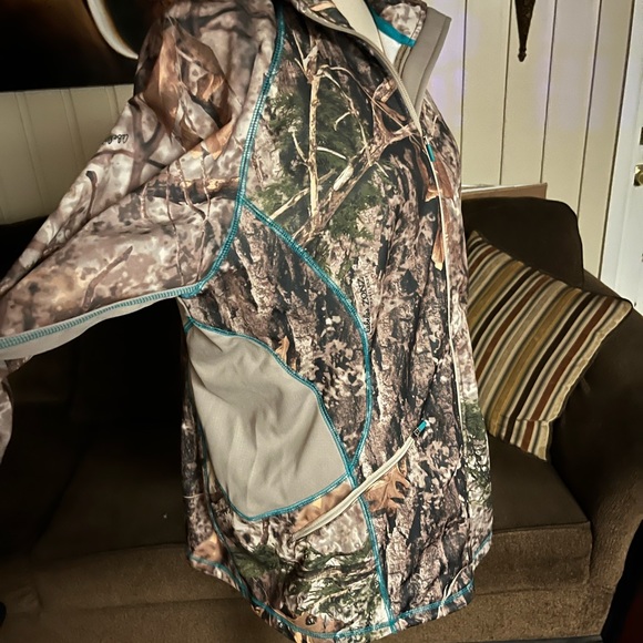 Cabelas • Camouflage • Green/ Brown • Women’s • Size Large • Jacket - Picture 6 of 16